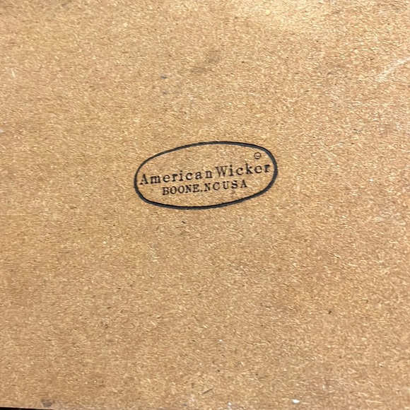 Authentic Vintage Picnic Basket - Picture 4 of 8